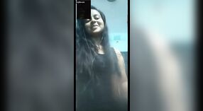 Mega MMS acção com uma rapariga indiana Desi que adora chupar e foder 16 minuto 20 SEC