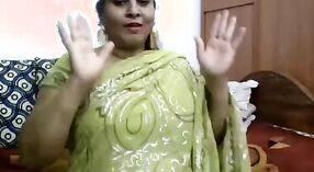 Anarkali Bhabhi ' s webcam show met een stomende draai 8 min 20 sec