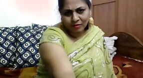 Anarkali Bhabhi ' s webcam show met een stomende draai 10 min 20 sec