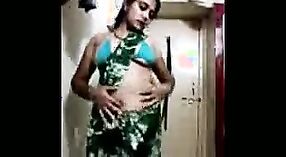 Striptease Sensual de Bhabhi en Video Sexy 5 mín. 20 sec
