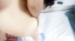 Индийская красотка Гаури Шарма демонстрирует свою большую грудь в страстном видео Дези 5 минута 00 сек