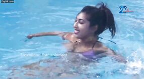 Bikini fotoshoot in een Neelam sari door Mandarmani ' s finest 2 min 10 sec