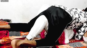 Хинди красотка Абдул Миа трахает свою большую задницу Дези Бегум в анал и грубый секс 1 минута 40 сек