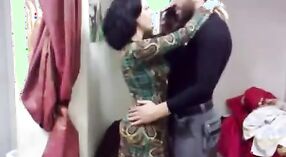 Пакистанская молодая любительская пара занимается жестким сексом 1 минута 10 сек