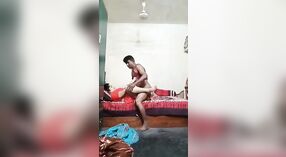 Полный ролик интенсивного секса бангладешской Бхаби 2 минута 50 сек