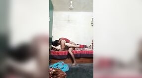 バングラデシュ・バビの激しいセックスの完全なクリップ 3 分 50 秒