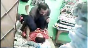 पाकिस्तानी परिपक्व जोडप्याने बेडरूममध्ये चोदले 1 मिन 50 सेकंद