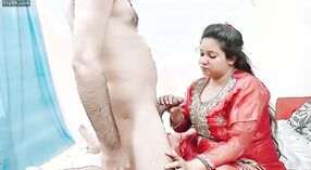 பாகிஸ்தான் பிபி சாடியாவின் முழு எச்டி வீடியோ ஒரு தடிமனான சேவலுக்கு ஒரு சிற்றின்பம் கொடுக்கும் 3 நிமிடம் 40 நொடி