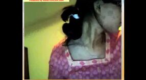 网络摄像头显示巴基斯坦女孩的感性表演 14 敏 20 sec
