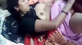 மும்பையில் ஒரு சூடான MILF உடன் செக்ஸ் அமர்ந்தது 1 நிமிடம் 00 நொடி