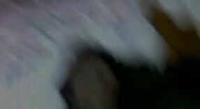 দেশি কিশোর প্রেমিকের দ্বারা তার অ্যাপার্টমেন্টে ধাক্কা খায় 2 মিন 40 সেকেন্ড
