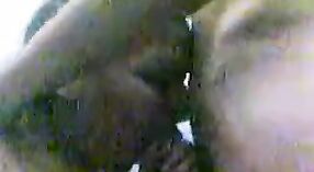পরিপক্ক স্ত্রী একটি যুবকের সাথে নীচে নেমে এবং নোংরা 3 মিন 40 সেকেন্ড