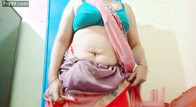 Telugu teyze Sangita yatakta ses ile sıcak seks yapmak istiyor 1 dakika 40 saniyelik