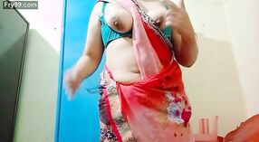 Bibi Telugu Sangita kepengin kanggo duwe jinis panas karo swara ing amben 0 min 50 sec