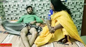 Gorąca Indyjska żona NRI ma sekretny seks ze swoim chłopakiem z college ' u! Hardcore akcja 0 / min 0 sec