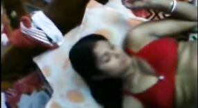 Tante Desi ' s sensueel oraal plezier 1 min 00 sec