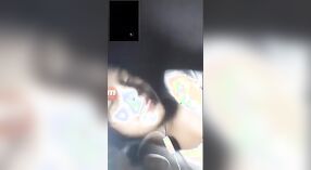 Desi menina sensual exibição de seus belos seios e órgãos genitais 7 minuto 20 SEC