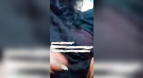 सुंदर भारतीय मुलगी या वाफेच्या व्हिडिओमध्ये तिच्या मोठ्या स्तनांना चिकटवते 3 मिन 00 सेकंद