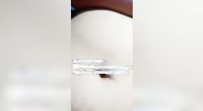 सुंदर भारतीय लड़की उसके बड़े स्तन में इस भाप से भरा वीडियो 1 मिन 00 एसईसी