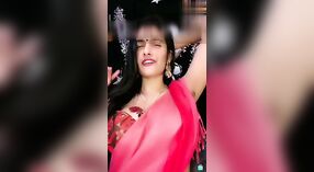 Nishala Nishanka plaagt kijkers met haar harige oksels op Premium Live 0 min 0 sec