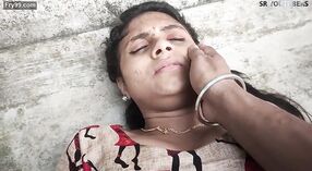 Vaishnavi kang sensual dada-pencet lan pusar-ngambung kanggo youtubers lawas 19 min 00 sec