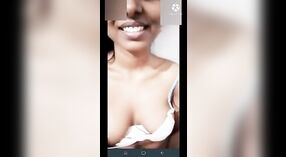 Desi cô gái với dễ thương ngực và âm đạo show off Trong vkontakte video 1 tối thiểu 00 sn