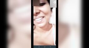 Desi cô gái với dễ thương ngực và âm đạo show off Trong vkontakte video 1 tối thiểu 10 sn