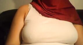 Hijabi Bhabhi's Big Boobs in HD Video 2 min 20 sec