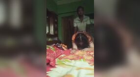 Desi bhabi dari desa bercinta dengan cepat dalam video beruap ini 0 min 30 sec