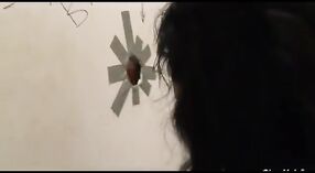 Die pakistanische Schönheit Nadia Ali wird in das glory hole geschlagen 15 min 20 s