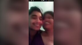Scandale de baise complet avec Devar Bhabhi: La Vraie Histoire 8 minute 50 sec