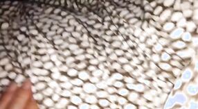 ನೆಮ್ಮದಿಯ ಹೆಂಡತಿ ಇನ್ನೊಬ್ಬ ಮಹಿಳೆಯಿಂದ ಸಹಾಯ ಪಡೆಯುತ್ತಾಳೆ 0 ನಿಮಿಷ 30 ಸೆಕೆಂಡು