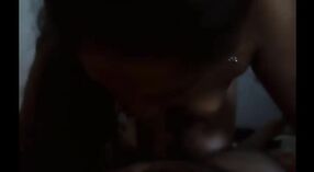 डीसी मॅन तिच्या बायकोच्या चेह on ्यावर कठोरपणे चोखल्यानंतर कमर्स करते 1 मिन 40 सेकंद