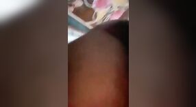 Bellissimo Bangladeshi ragazza dà lei amante un sensuale pissing esperienza 0 min 50 sec