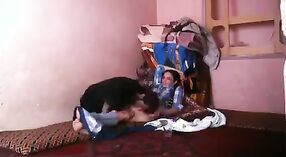 파키스탄 여자가 장난꾸러기와 함께 그녀의 룸메이트에서 이 증기 비디오 1 최소 40 초