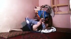 Pakistani pani dostaje niegrzeczny z jej roommate w to steamy wideo 0 / min 30 sec
