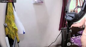 দেশি বাবে এবং তার স্বামীর ক্যামেরায় মুখোমুখি 20 মিন 20 সেকেন্ড