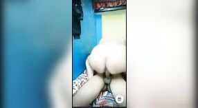 Video Basa Hindi Saka Simran Singh ' s threesome kanthi swara sing jelas 16 min 50 sec