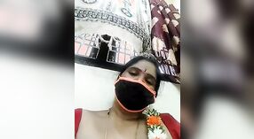 인도 아줌마의 슈퍼 매달아 쇼 카메라 3 최소 20 초