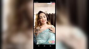 Aditi Mistri se burla en un sari en vivo en Premium 11 mín. 50 sec