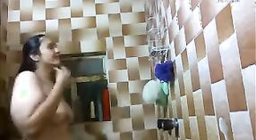 Big-breasted bhabhi bierze prysznic w stylu 3 / min 50 sec
