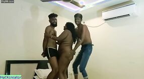 Video porno Desi menampilkan threesome beruap dengan seorang wanita India setelah pesta 6 min 20 sec