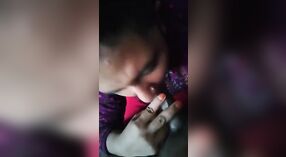 Kết Hôn Bhabi Cho Một Blowjob Gợi cảm Và Được Fucked Bởi Hợp nhất 10 tối thiểu 50 sn