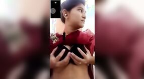 Lucu Sepi Girl Setuju Kanggo Nuduhake Mati Dheweke Pus Ing Kamera 1 min 00 sec