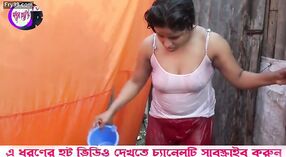 Ướt trắng t-shirt tắm thời gian với một busty bangla phụ nữ 5 tối thiểu 40 sn