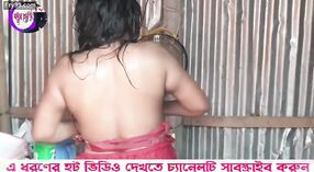 Mokry biały t - shirt czas kąpieli z busty bangla lady 7 / min 00 sec