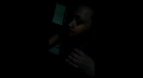 Petite amie indienne se masturbe pour la caméra 3 minute 20 sec