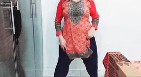 Pakistani bhabi teases her boyfriend in a video call 0 min 40 sec
