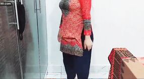 La pakistaní bhabi se burla de su novio en una videollamada 1 mín. 00 sec