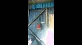 Видео, на котором девушка из Бангла раздевается и пачкается 2 минута 20 сек